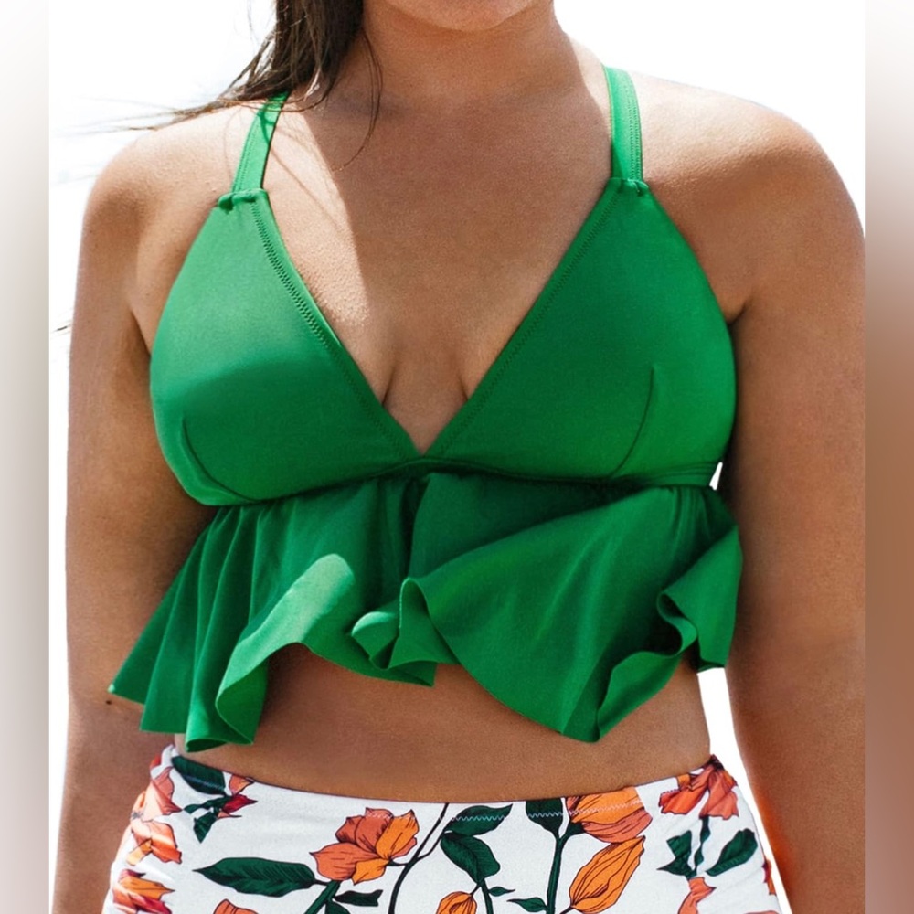 NWT Cupshe Triangle Bikini Top